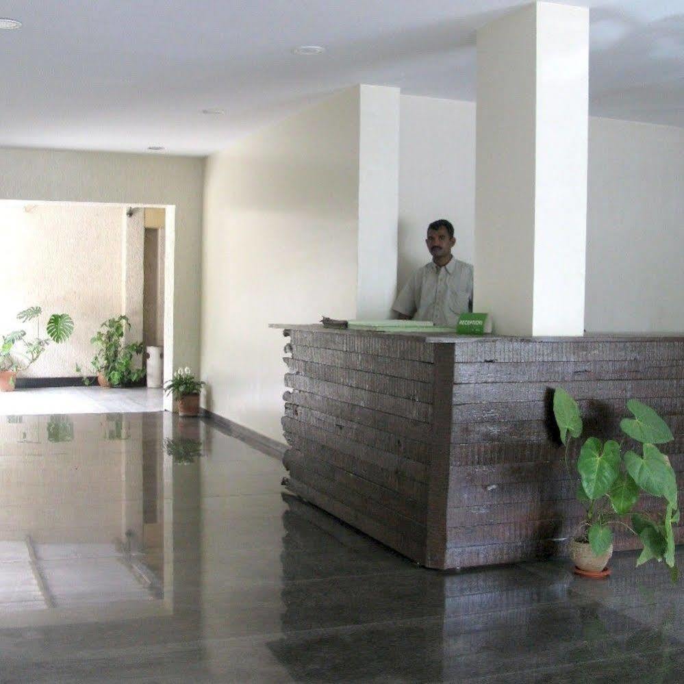 Oyo 1194 Hotel Gulmohr Pune Exterior foto